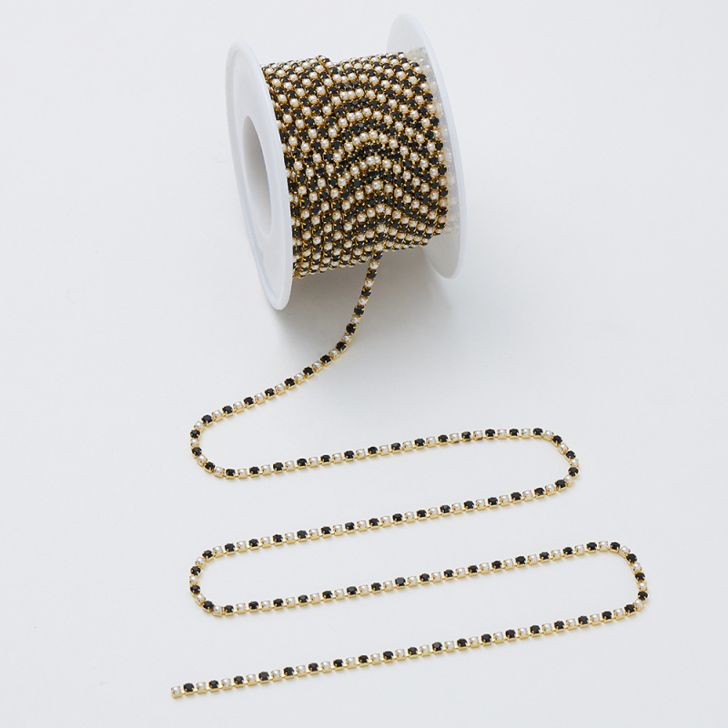 Lanac s perlama i dijamantima za DIY dodatke, elektroplatirani metal, podrijetlo Yiwu, zima 2023