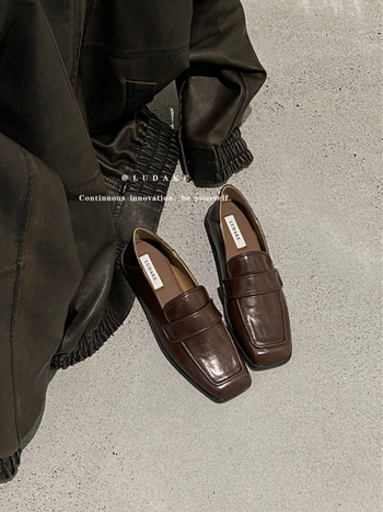 Γυναικείοι Loafers με τετράγωνη μύτη, κορεατικού στυλ, επάνω μέρος από μικροϊνες, χαμηλό τακούνι 1-3 cm, σόλα από καουτσούκ