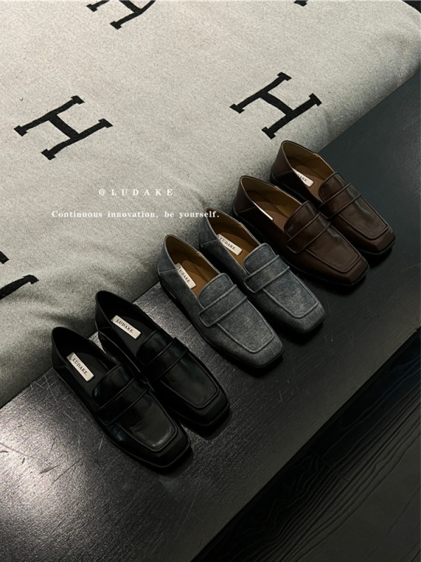 Γυναικείοι Loafers με τετράγωνη μύτη, κορεατικού στυλ, επάνω μέρος από μικροϊνες, χαμηλό τακούνι 1-3 cm, σόλα από καουτσούκ