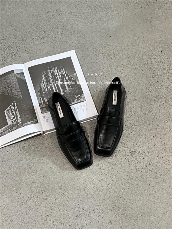 Γυναικείοι Loafers με τετράγωνη μύτη, κορεατικού στυλ, επάνω μέρος από μικροϊνες, χαμηλό τακούνι 1-3 cm, σόλα από καουτσούκ