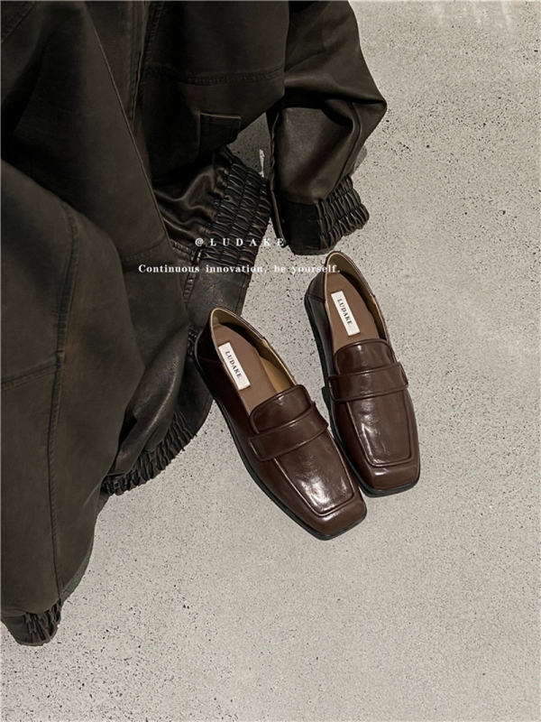 Γυναικείοι Loafers με τετράγωνη μύτη, κορεατικού στυλ, επάνω μέρος από μικροϊνες, χαμηλό τακούνι 1-3 cm, σόλα από καουτσούκ