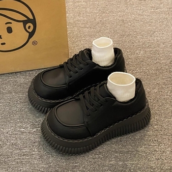 Platforma loafer britskog stila od velura, okrugla prst, bočni zip, srednji đon 3-5 cm, gumeni đon, zimska obuća