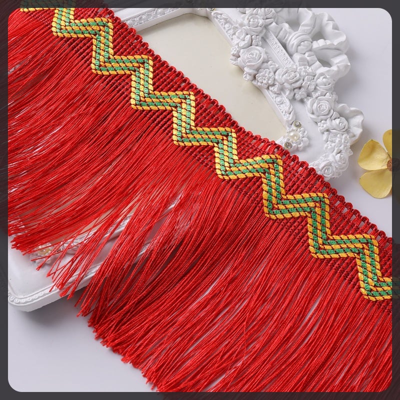 Perdea triunghiulară cu ciucuri – stil etnic, margine dantelată, bază din plasă hexagonală + fir poliester, pentru meșteșuguri