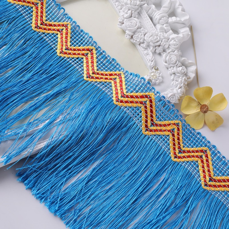 Perdea triunghiulară cu ciucuri – stil etnic, margine dantelată, bază din plasă hexagonală + fir poliester, pentru meșteșuguri