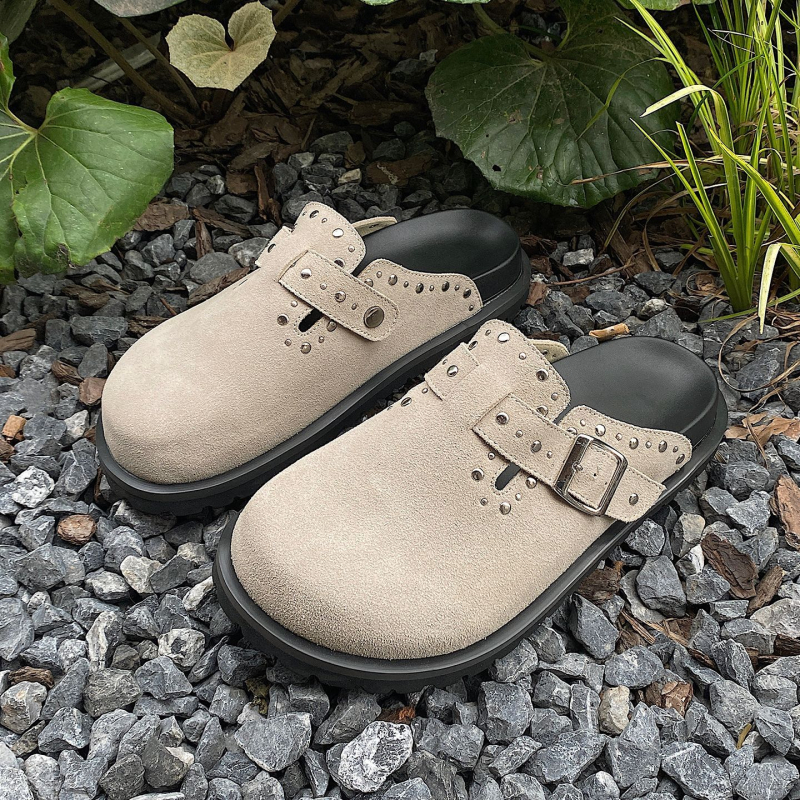 Muški loafers od nubuk kože s čavlima, bez pertli, debela platforma za povećanje visine (Gornji materijal: nubuk; Đon: EVA; Zatvaranje: slip-on; Obrada: nubuk; Sezona: Ljeto 2025)