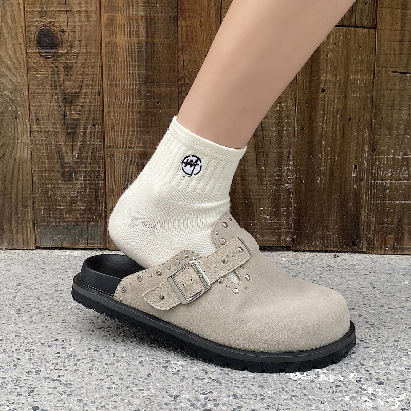 Muški loafers od nubuk kože s čavlima, bez pertli, debela platforma za povećanje visine (Gornji materijal: nubuk; Đon: EVA; Zatvaranje: slip-on; Obrada: nubuk; Sezona: Ljeto 2025)