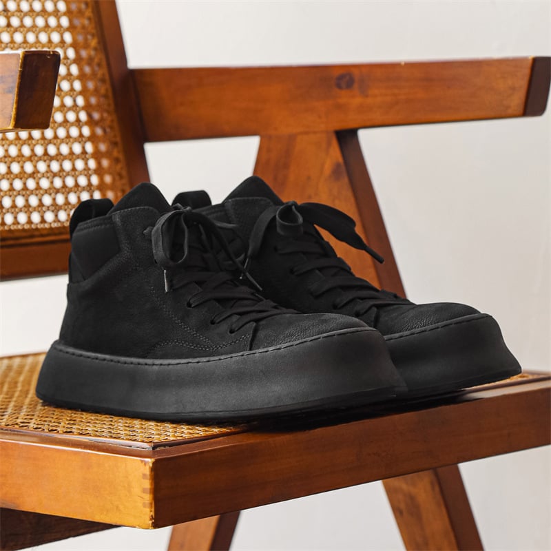 Martin čizme - unisex, s flešem za podstavu, visokim gornjim dijelom; prirodna koža, debeli gumeni đon, okrugli vrh