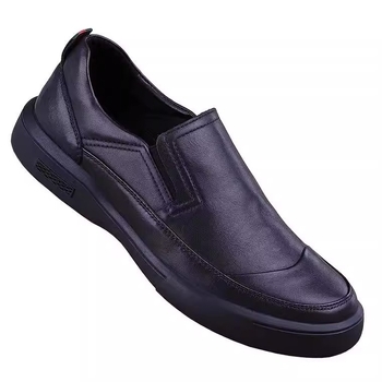 Muške casual kožne cipele - gornji dio od prvog sloja teleće kože, zaobljeni vrh, gumeni potplat, nizak pet 1–3 cm, slip-on stil