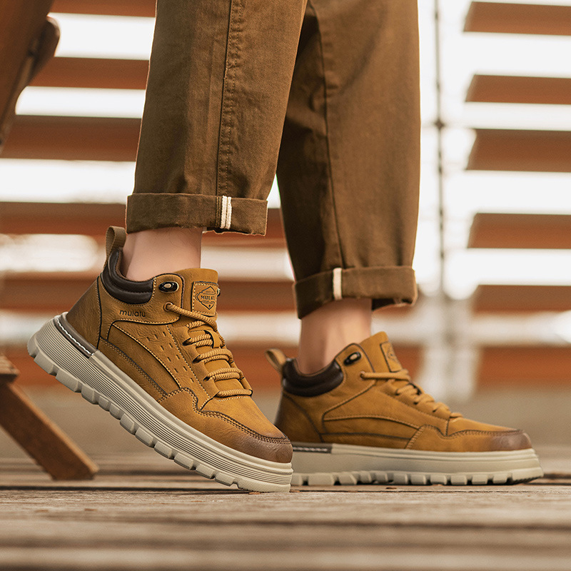 Мъжки зимни ботинки Мартин, високи, с дебела подметка (горна част: микрофибър кожа; подметка: гума и пластмаса; височина до глезена; стелка: EVA)