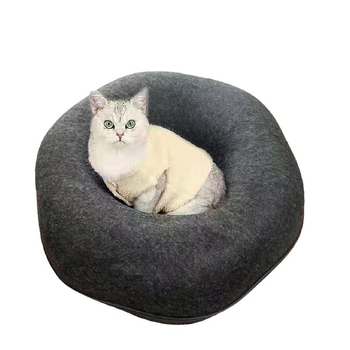 Платнено котешко гнездо с тунел – уютно гнездо за котки (Гнезда за домашни любимци)