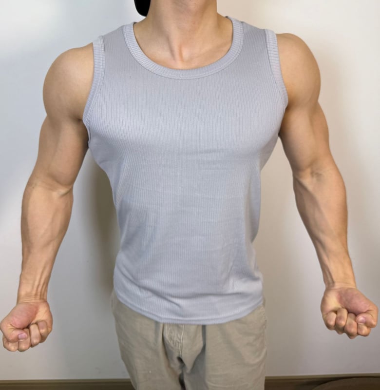 Ανδρικό αμάνικο αθλητικό τοπάκι με ελαστικό, διαπνέον ύφασμα, 94% πολυεστέρας, μονοχρωμó σχέδιο