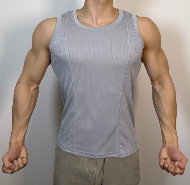 Ανδρικό αμάνικο αθλητικό τοπάκι με ελαστικό, διαπνέον ύφασμα, 94% πολυεστέρας, μονοχρωμó σχέδιο