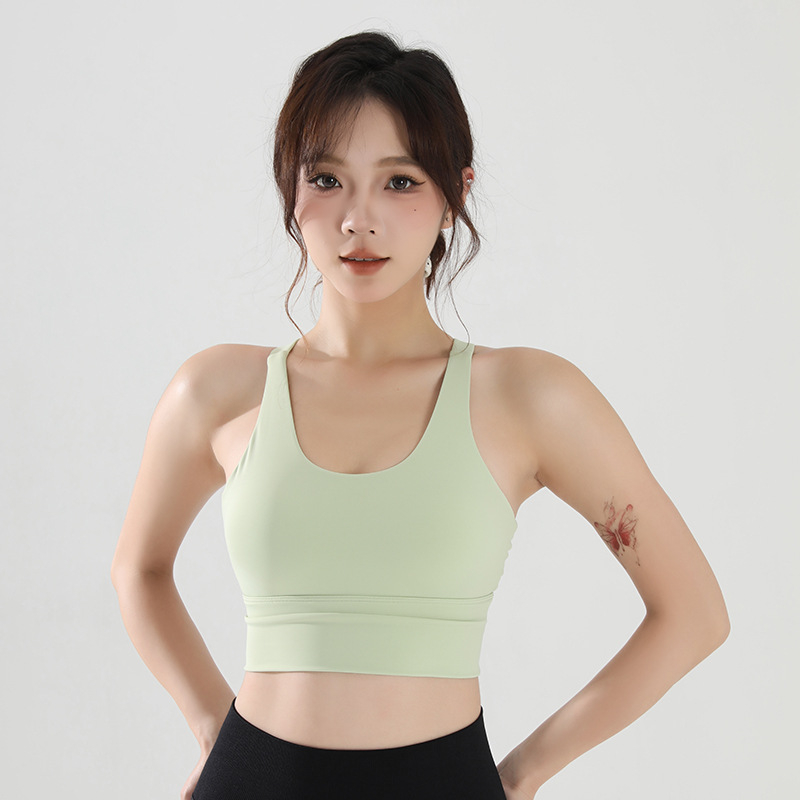 Ženski fitness grudnjak, jedinstveni sportski top s visokom podrškom, pune košarice s srednjim oblikovanjem, materijal najlon/spandeks, čvrste dvostruke naramenice, s umetnutim jastučićima.