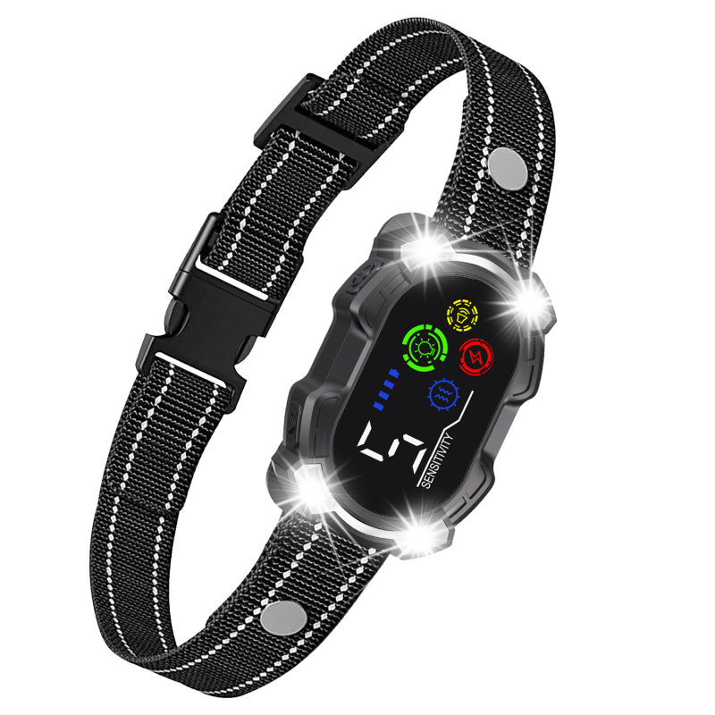 Colier anti-lătrare din plastic Smartpet cu bliț LED de înaltă intensitate pentru câini