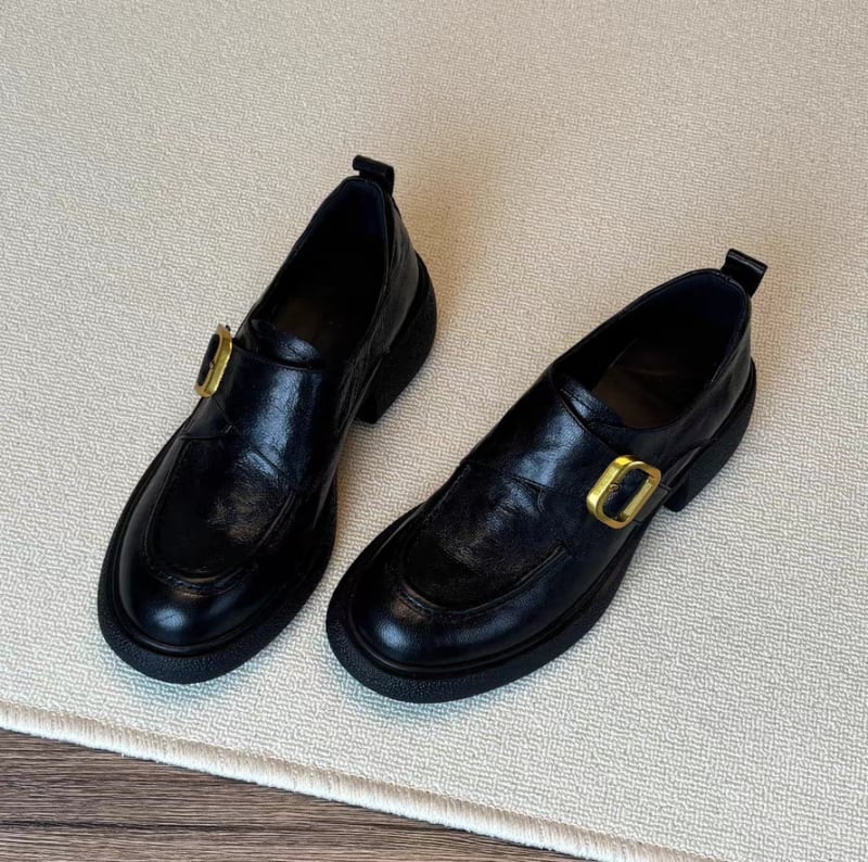 Γυναικείοι loafers, βρετανικού στυλ (επάνω μέρος από δέρμα προβάτου, στρογγυλή μύτη, μεσαίο ύψος φτέρνας 3-5 cm, καουτσούκ σόλα, επένδυση από υπερ-ίνες)