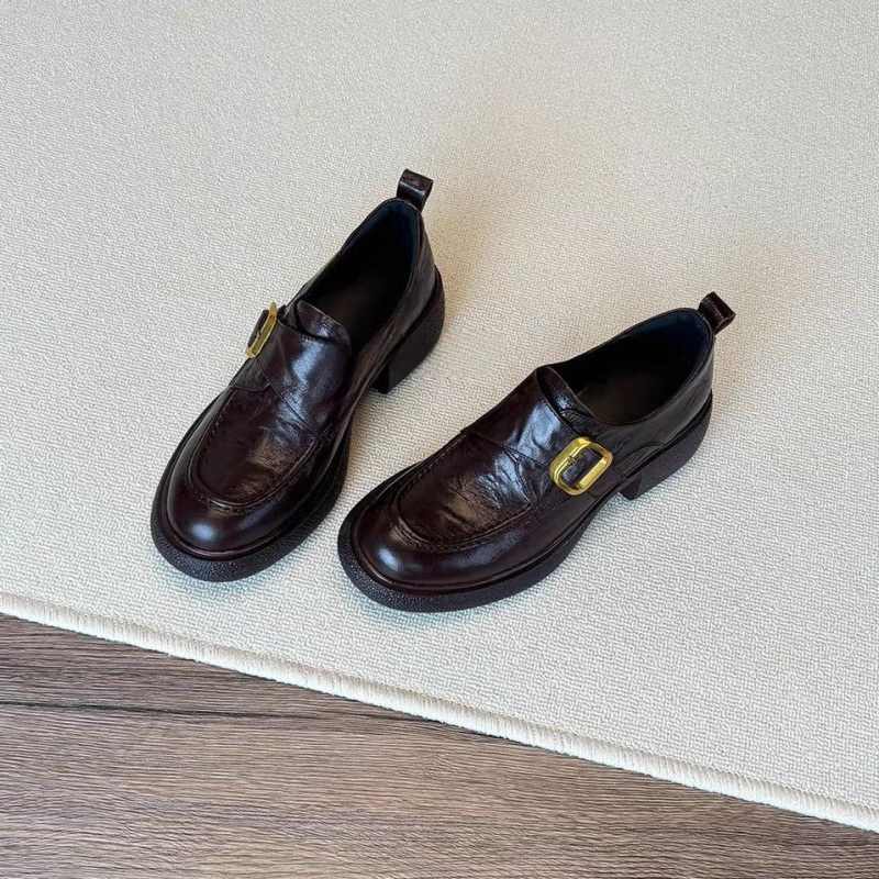 Γυναικείοι loafers, βρετανικού στυλ (επάνω μέρος από δέρμα προβάτου, στρογγυλή μύτη, μεσαίο ύψος φτέρνας 3-5 cm, καουτσούκ σόλα, επένδυση από υπερ-ίνες)