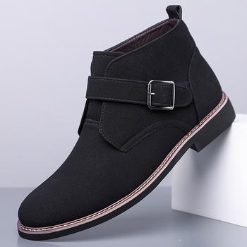 Chelsea čizme – gornji dio od kože prvovrijedne govedine, gumena potplata, kopča na kopču, srednja visina potkoljenice, niski pet 1–3 cm