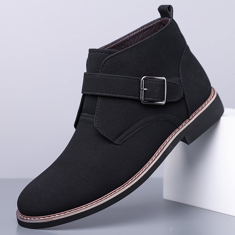 Chelsea čizme – gornji dio od kože prvovrijedne govedine, gumena potplata, kopča na kopču, srednja visina potkoljenice, niski pet 1–3 cm