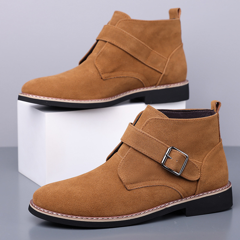 Chelsea čizme – gornji dio od kože prvovrijedne govedine, gumena potplata, kopča na kopču, srednja visina potkoljenice, niski pet 1–3 cm