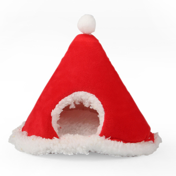 Hrčak pamukasto gnijezdo, topli zimski dizajn i božićna kapa