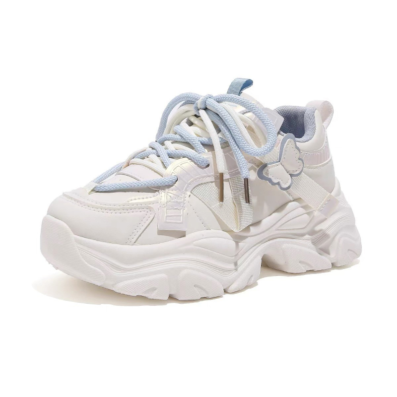 Ženski dad sneakers – lagani, niski profil, visina pete 3–5 cm, gornji dio od sintetičke kože, vezanje.
