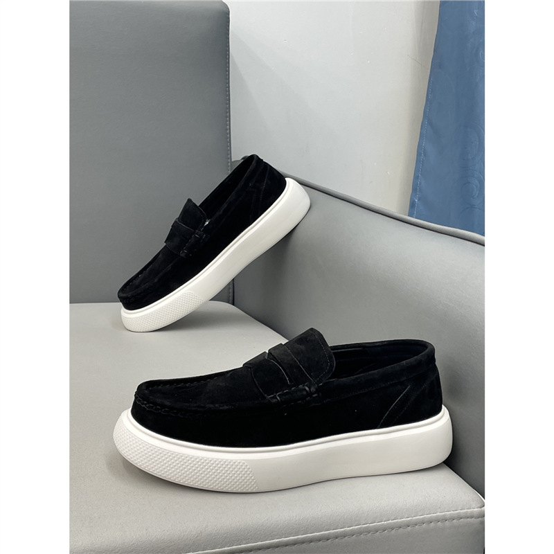 Muški kožni slip-on loaferi, prozračna nubuk gornja, podstava od svinjske kože, gumeni potplat, oštar nos