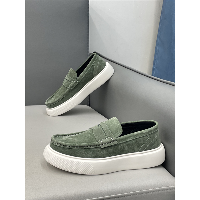 Muški kožni slip-on loaferi, prozračna nubuk gornja, podstava od svinjske kože, gumeni potplat, oštar nos