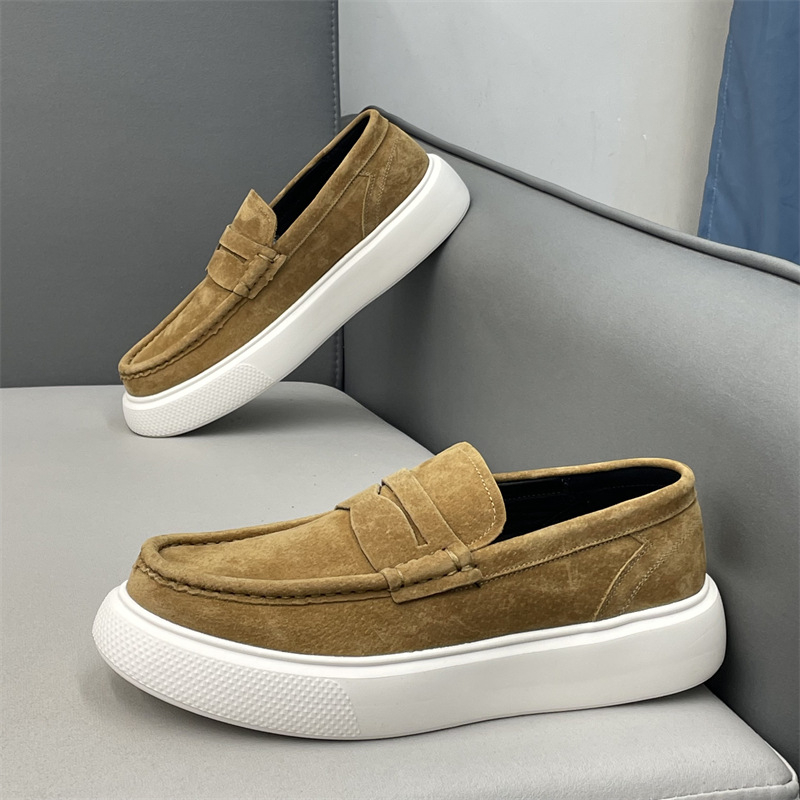 Muški kožni slip-on loaferi, prozračna nubuk gornja, podstava od svinjske kože, gumeni potplat, oštar nos