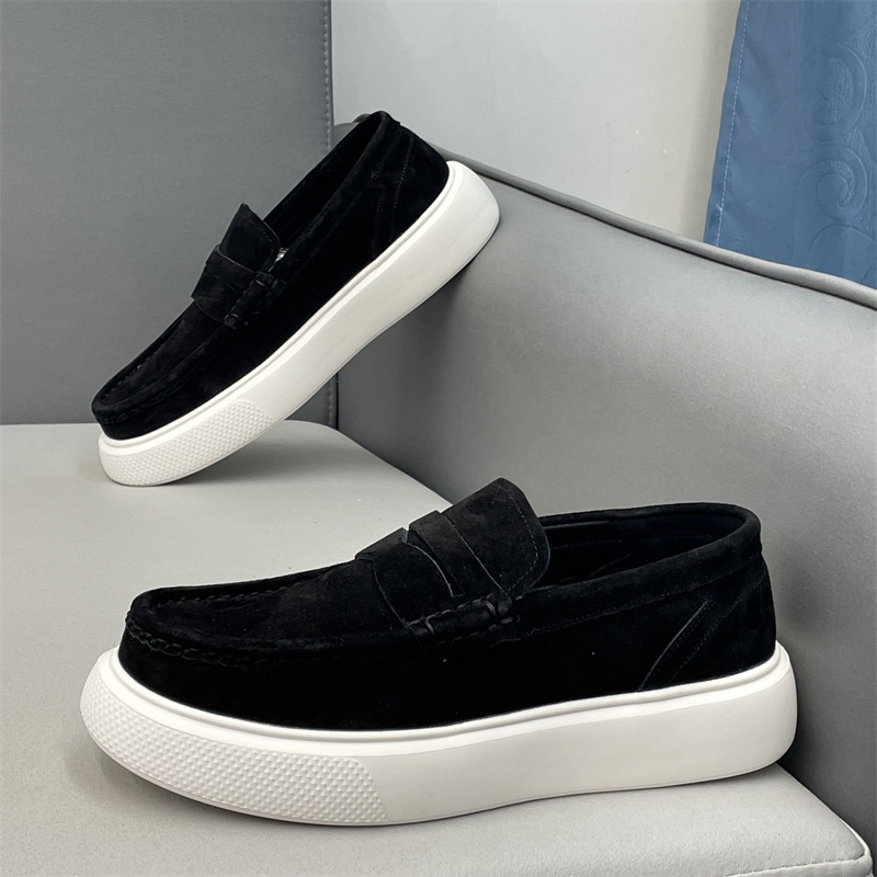 Muški kožni slip-on loaferi, prozračna nubuk gornja, podstava od svinjske kože, gumeni potplat, oštar nos