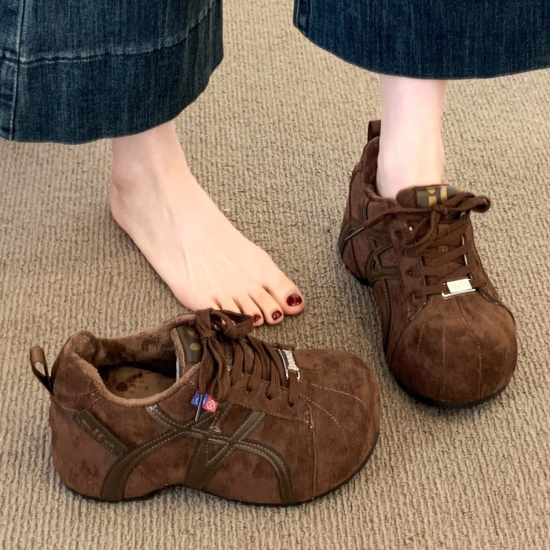 Ženske casual tenisice s unutarnjim povećanjem visine, fleece podstava, gumeni potplat, low-top dizajn, visina pete 3–5 cm