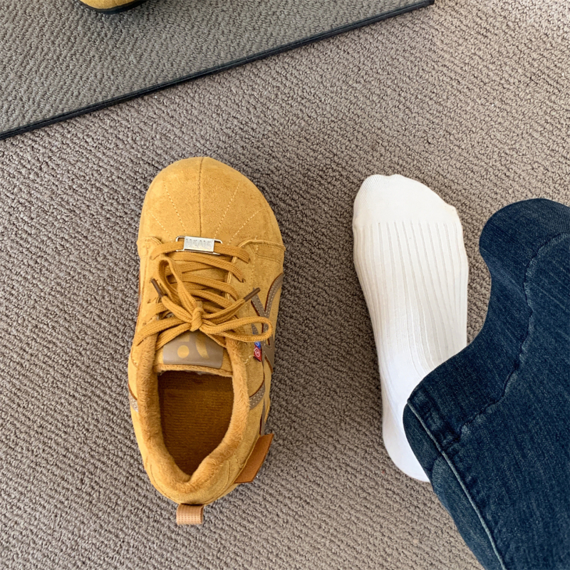 Ženske casual tenisice s unutarnjim povećanjem visine, fleece podstava, gumeni potplat, low-top dizajn, visina pete 3–5 cm