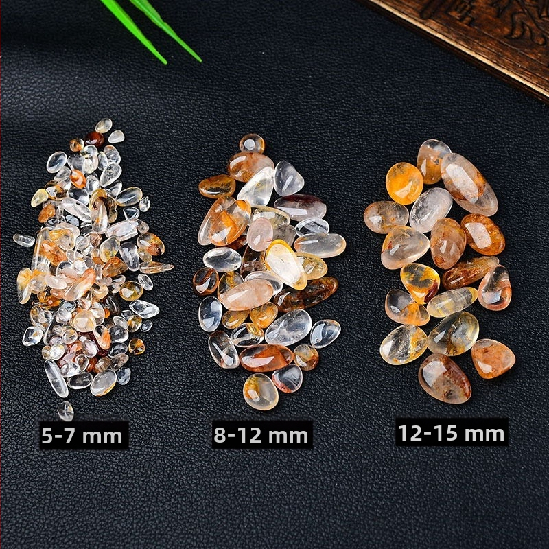 Kristalni šljunak dekorativni kamen sa žutim jantarskim cvijetom – geometrijski oblik, moderan minimalistički stil, materijal: kristal