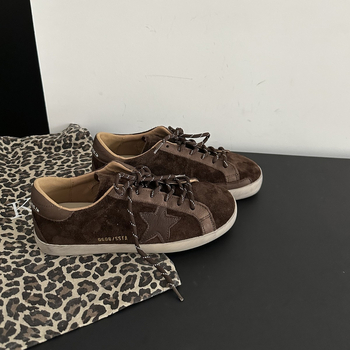 Ženske zimske tenisice s flecom, leopard uzorak, gornji dio od nubuka govedje boje, dvostruka podstava od svinjske kože, vezanje, retro stil, gumeni potplat