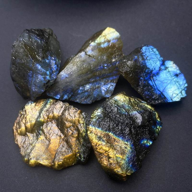 Prirodni labradoritni surovi kamen – ukras za aromaterapiju i dekoraciju akvarija (Materijal: Crystal; Šifra proizvoda: Ijjckeet; Kategorija: Crystal rough stone; Stil: Modern minimalist; Pakiranje: Carton packaging)