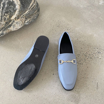 Mocasini dama – stil britanic cu cataramă metalică, suprafața din microfibră, vârf rotund, toc plat, talpă din cauciuc