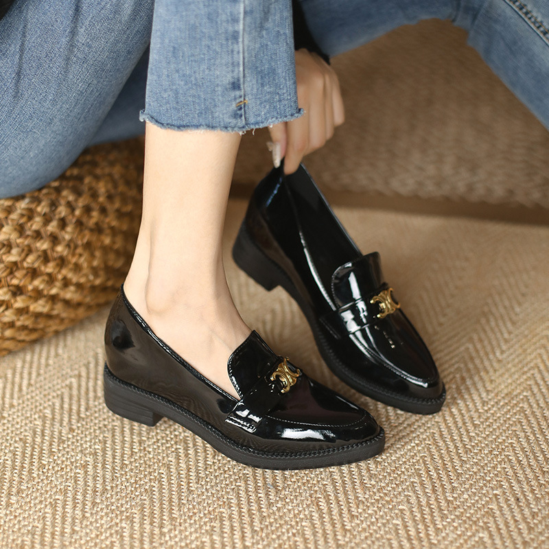 Mocasini dama slip-on cu vârf ascuțit, partea superioară PU, toc tip pană 3–5 cm, talpă din cauciuc