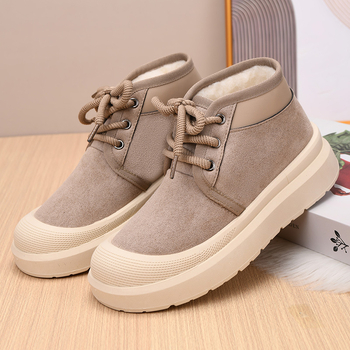 Férfi téli csizmák vastag talppal és meleg béléssel, fűző, kerek orr, PVC talp