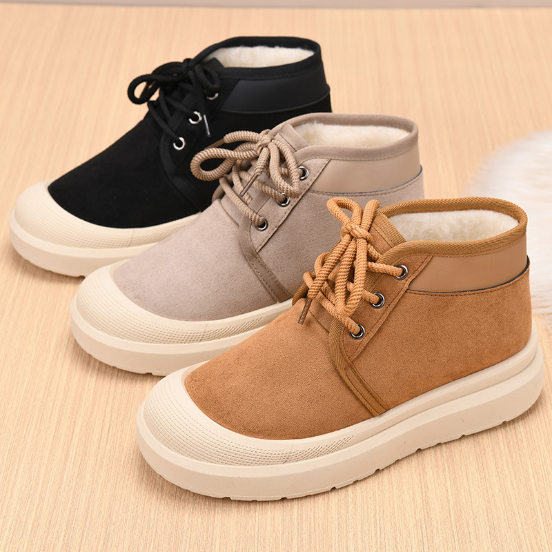 Férfi téli csizmák vastag talppal és meleg béléssel, fűző, kerek orr, PVC talp