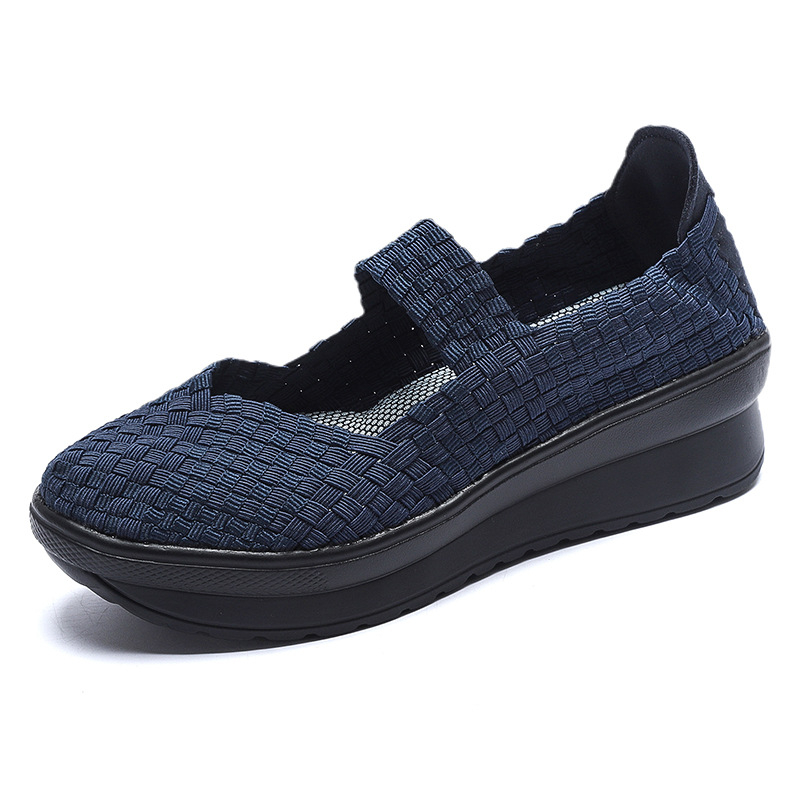 Etno-stílusú slip-on cipők, légáteresztő hálós felsőrész, kerek orr, 3–5 cm-es kónikus sarok, PU talp