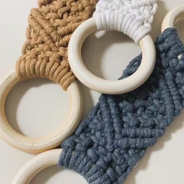 Nordijski stil ručno pleteni držač za ručnik — drvo i pamuk konac, tkan ploha, nosivost 2 kg, moderni minimalistički stil