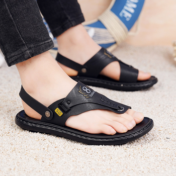 Muške japanke za plažu – stylish, otvoreni prsti; Gornji materijal: koža od mikrovlakana; Peta: poliuretan; Konstrukcija potplata: injekcijsko kalupljenje; Spol: Muškarac