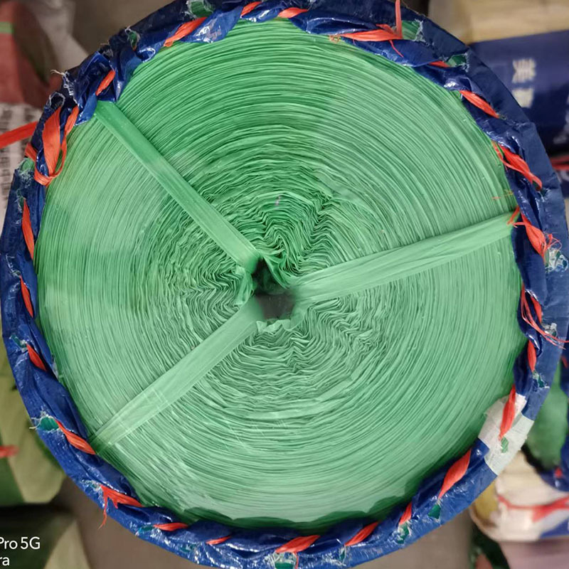 Monofilament din polipropilenă pentru ambalare, lungime 1750 m, lățime 4 cm, rezistență la rupere 13–22 kg