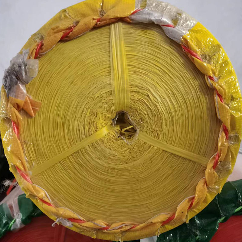 Monofilament din polipropilenă pentru ambalare, lungime 1750 m, lățime 4 cm, rezistență la rupere 13–22 kg