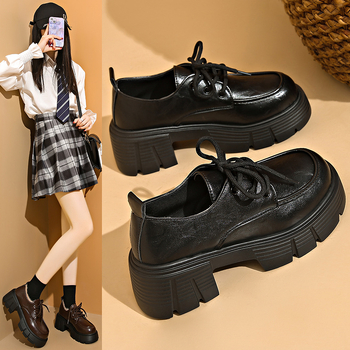 Дамски пухено подплатени мокасини с кръгла носка, PU горна част, клиновиден ток и гумена подметка