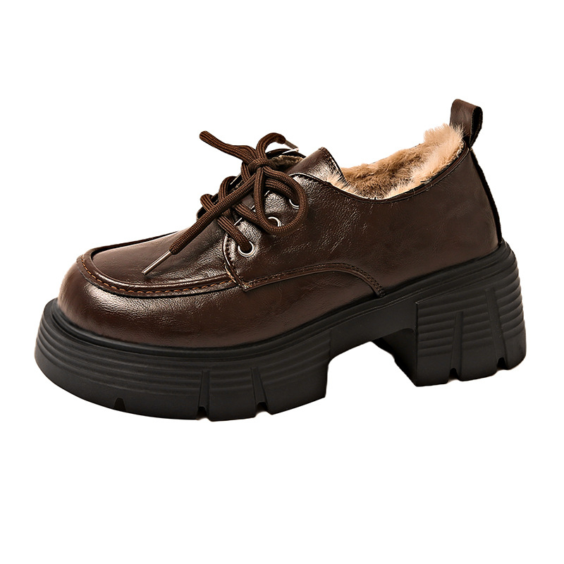 Дамски пухено подплатени мокасини с кръгла носка, PU горна част, клиновиден ток и гумена подметка