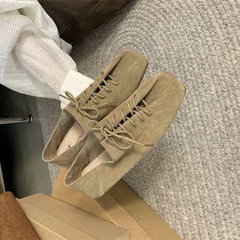 Ženske kožne loaferice s remenom, mek pod, niski pet 1–3 cm, kvadratni nos, korejski stil, jesen 2024