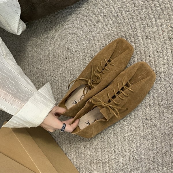 Ženske kožne loaferice s remenom, mek pod, niski pet 1–3 cm, kvadratni nos, korejski stil, jesen 2024