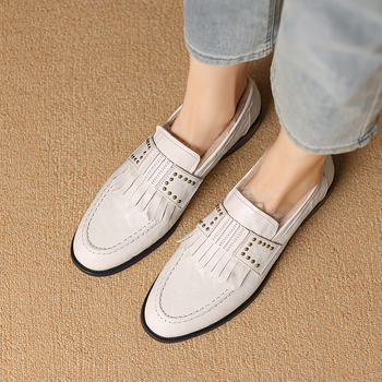 Loafers s okruglim vrhom, gornji dio od ovčje kože, debeli niski pet, nizak gležanj