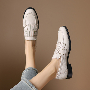 Loafers s okruglim vrhom, gornji dio od ovčje kože, debeli niski pet, nizak gležanj
