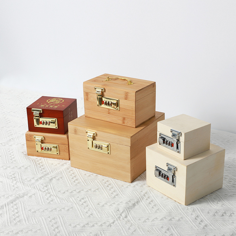 Drvena kutija s bravom i graviranjem, Model 001, Prirodno drvo, Unutarnja tkanina, Print loga dostupan